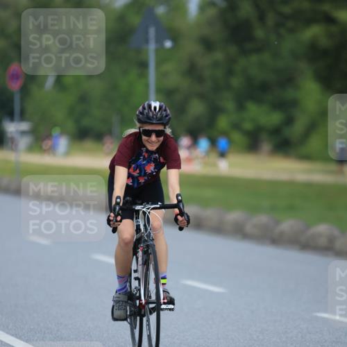 21.06.2025 - 27. Vierlanden-Triathlon H.Heesch http://msf.ph/oto/7990921 15.06.2025 11:53:55 Radfahren 745, 754, 893, 966 meine-sportfotos.de