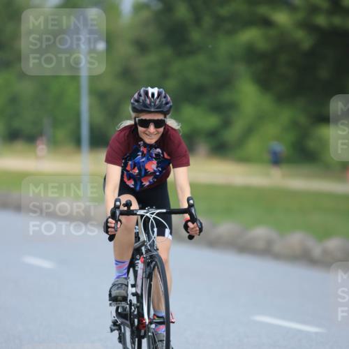 21.06.2025 - 27. Vierlanden-Triathlon H.Heesch http://msf.ph/oto/7990938 15.06.2025 11:53:55 Radfahren 745, 754, 893, 966 meine-sportfotos.de