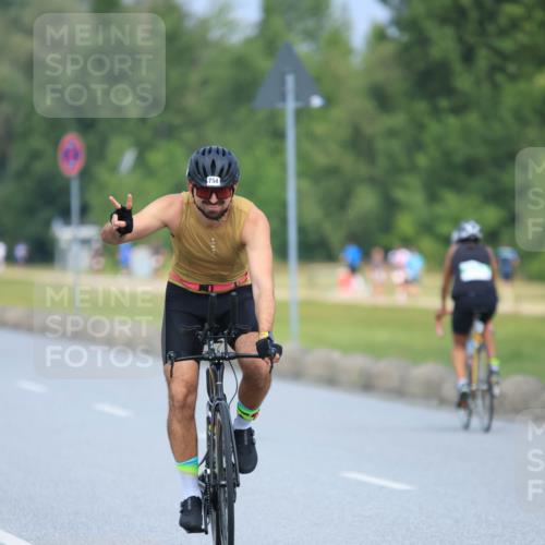21.06.2025 - 27. Vierlanden-Triathlon H.Heesch http://msf.ph/oto/7990975 15.06.2025 11:53:59 Radfahren 754, 966 meine-sportfotos.de