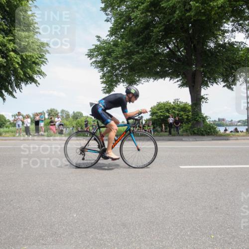 15.06.2025 - 7 Türme Triathlon Yannick Fuchs http://msf.ph/oto/7990978 15.06.2025 13:19:12 Radfahren  meine-sportfotos.de
