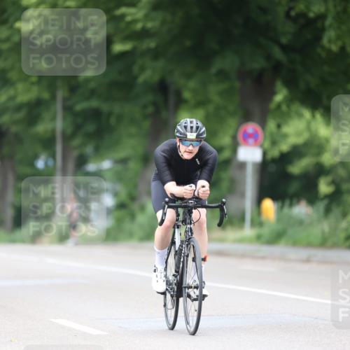 15.06.2025 - 7 Türme Triathlon Yannick Fuchs http://msf.ph/oto/7990999 15.06.2025 11:56:24 Radfahren 211, 303 meine-sportfotos.de