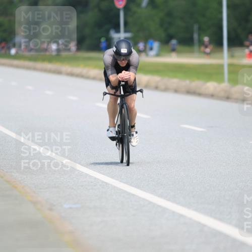 21.06.2025 - 27. Vierlanden-Triathlon H.Heesch http://msf.ph/oto/7991007 15.06.2025 11:54:18 Radfahren 726, 753, 816, 874 meine-sportfotos.de
