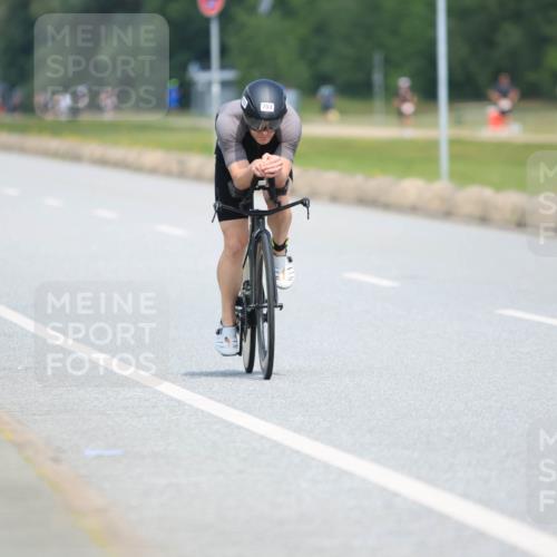 21.06.2025 - 27. Vierlanden-Triathlon H.Heesch http://msf.ph/oto/7991022 15.06.2025 11:54:18 Radfahren 726, 753, 816, 874 meine-sportfotos.de