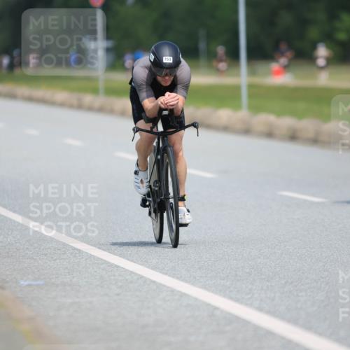 21.06.2025 - 27. Vierlanden-Triathlon H.Heesch http://msf.ph/oto/7991039 15.06.2025 11:54:19 Radfahren 726, 753, 816 meine-sportfotos.de