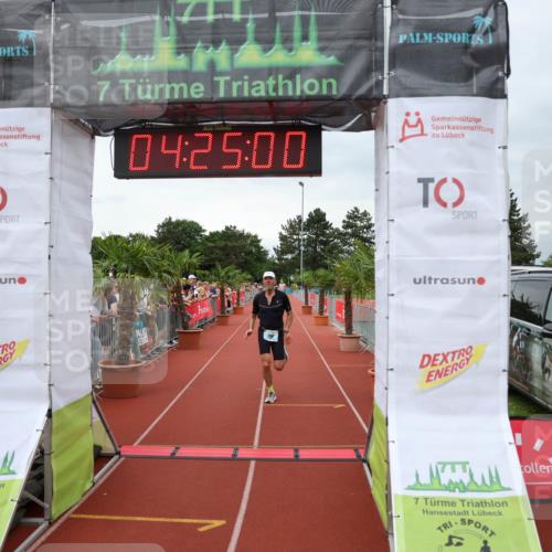15.06.2025 - 7 Türme Triathlon Michael Strokosch http://msf.ph/oto/7991050 15.06.2025 14:25:00 Ziel 390, 932 meine-sportfotos.de
