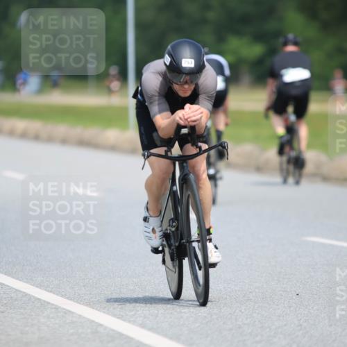 21.06.2025 - 27. Vierlanden-Triathlon H.Heesch http://msf.ph/oto/7991057 15.06.2025 11:54:19 Radfahren 726, 753, 816 meine-sportfotos.de