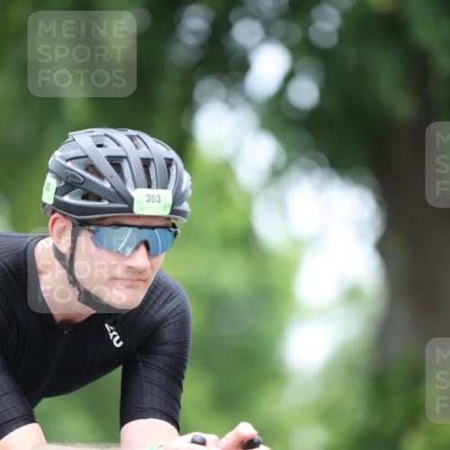 15.06.2025 - 7 Türme Triathlon Yannick Fuchs http://msf.ph/oto/7991075 15.06.2025 11:56:26 Radfahren 211, 303 meine-sportfotos.de