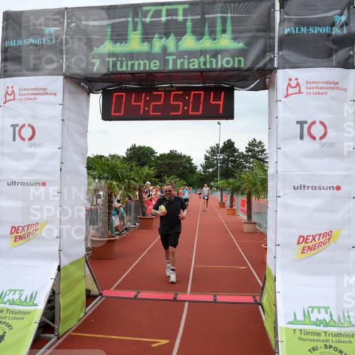 15.06.2025 - 7 Türme Triathlon Michael Strokosch http://msf.ph/oto/7991138 15.06.2025 14:25:04 Ziel 390, 932 meine-sportfotos.de