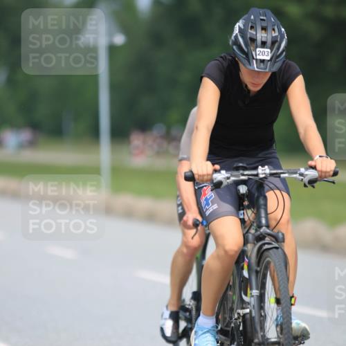 21.06.2025 - 27. Vierlanden-Triathlon H.Heesch http://msf.ph/oto/7991180 15.06.2025 11:55:14 Radfahren 203, 780, 799, 835, 970, 982 meine-sportfotos.de