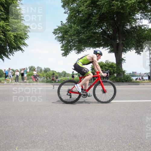 15.06.2025 - 7 Türme Triathlon Yannick Fuchs http://msf.ph/oto/7991195 15.06.2025 13:21:21 Radfahren 369, 671, 817 meine-sportfotos.de