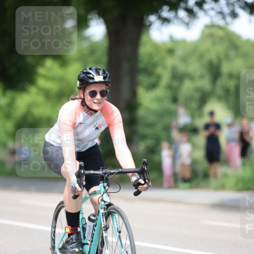 15.06.2025 - 7 Türme Triathlon Yannick Fuchs http://msf.ph/oto/7991238 15.06.2025 13:04:32 Radfahren 379, 816 meine-sportfotos.de