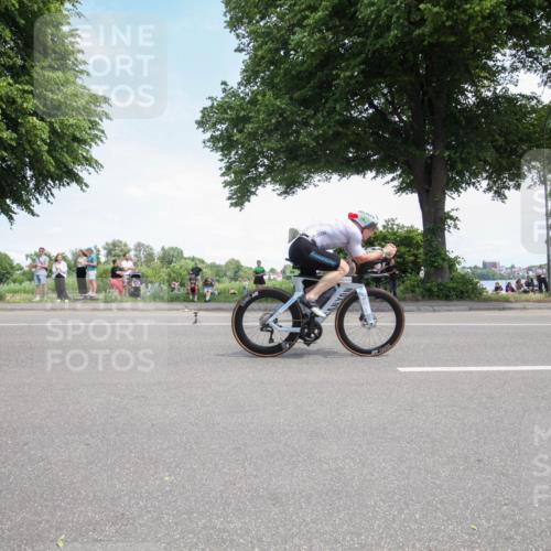 15.06.2025 - 7 Türme Triathlon Yannick Fuchs http://msf.ph/oto/7991257 15.06.2025 13:22:02 Radfahren 219, 588, 835, 937 meine-sportfotos.de