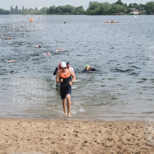 21.06.2025 - 27. Vierlanden-Triathlon MichiJ http://msf.ph/oto/7991288 15.06.2026 09:54:10 Schwimmen 267, 302, 337, 356 meine-sportfotos.de