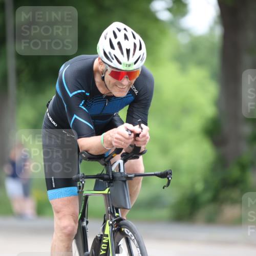 15.06.2025 - 7 Türme Triathlon Yannick Fuchs http://msf.ph/oto/7991296 15.06.2025 11:57:15 Radfahren 218 meine-sportfotos.de