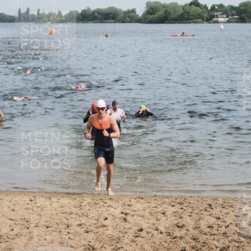 21.06.2025 - 27. Vierlanden-Triathlon MichiJ http://msf.ph/oto/7991308 15.06.2026 09:54:10 Schwimmen 267, 302, 337, 356 meine-sportfotos.de
