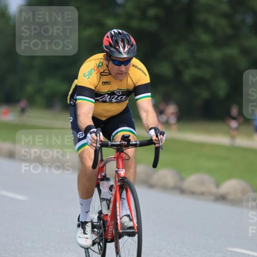21.06.2025 - 27. Vierlanden-Triathlon H.Heesch http://msf.ph/oto/7991312 15.06.2025 11:55:32 Radfahren 739 meine-sportfotos.de