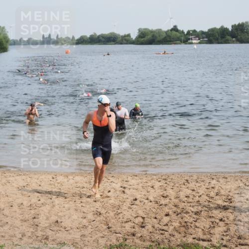 21.06.2025 - 27. Vierlanden-Triathlon MichiJ http://msf.ph/oto/7991348 15.06.2026 09:54:11 Schwimmen 267, 302, 337, 356 meine-sportfotos.de