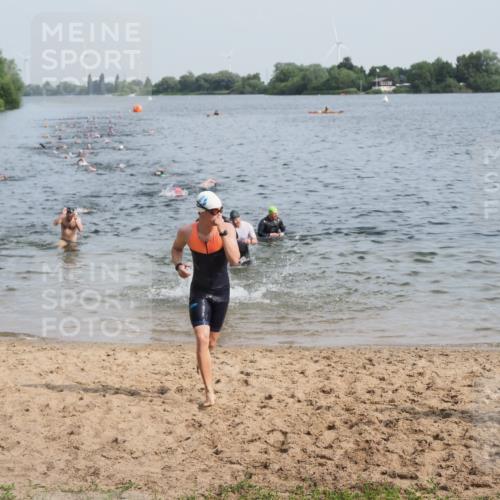 21.06.2025 - 27. Vierlanden-Triathlon MichiJ http://msf.ph/oto/7991357 15.06.2026 09:54:11 Schwimmen 267, 302, 337, 356 meine-sportfotos.de