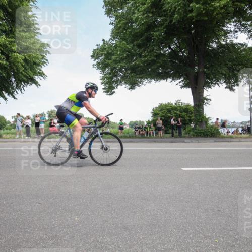 15.06.2025 - 7 Türme Triathlon Yannick Fuchs http://msf.ph/oto/7991367 15.06.2025 13:22:51 Radfahren  meine-sportfotos.de