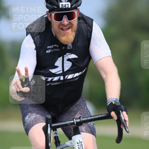 21.06.2025 - 27. Vierlanden-Triathlon H.Heesch http://msf.ph/oto/7991381 15.06.2025 11:56:09 Radfahren 783, 832, 843 meine-sportfotos.de