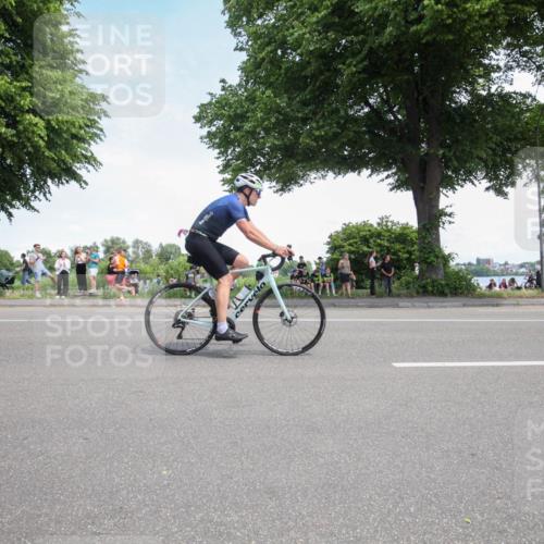 15.06.2025 - 7 Türme Triathlon Yannick Fuchs http://msf.ph/oto/7991383 15.06.2025 13:23:07 Radfahren 594, 1171 meine-sportfotos.de