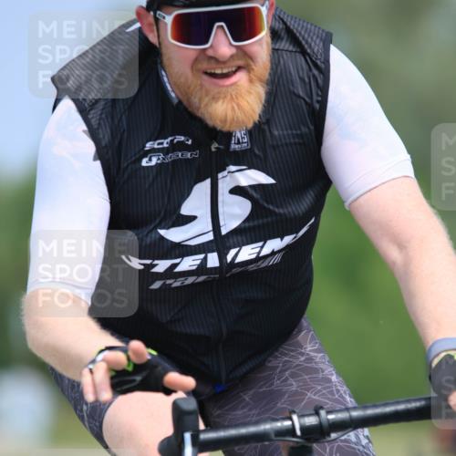 21.06.2025 - 27. Vierlanden-Triathlon H.Heesch http://msf.ph/oto/7991394 15.06.2025 11:56:09 Radfahren 783, 832, 843 meine-sportfotos.de