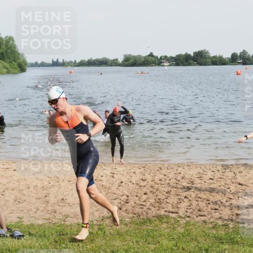 21.06.2025 - 27. Vierlanden-Triathlon MichiJ http://msf.ph/oto/7991402 15.06.2026 09:54:13 Schwimmen 267, 302, 337, 356 meine-sportfotos.de