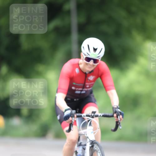 15.06.2025 - 7 Türme Triathlon Yannick Fuchs http://msf.ph/oto/7991406 15.06.2025 11:57:47 Radfahren 243, 244 meine-sportfotos.de