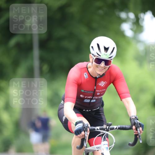 15.06.2025 - 7 Türme Triathlon Yannick Fuchs http://msf.ph/oto/7991417 15.06.2025 11:57:47 Radfahren 243, 244 meine-sportfotos.de