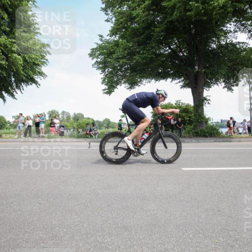 15.06.2025 - 7 Türme Triathlon Yannick Fuchs http://msf.ph/oto/7991418 15.06.2025 13:23:35 Radfahren 451, 580, 1181 meine-sportfotos.de