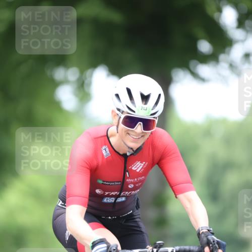 15.06.2025 - 7 Türme Triathlon Yannick Fuchs http://msf.ph/oto/7991429 15.06.2025 11:57:47 Radfahren 243, 244 meine-sportfotos.de
