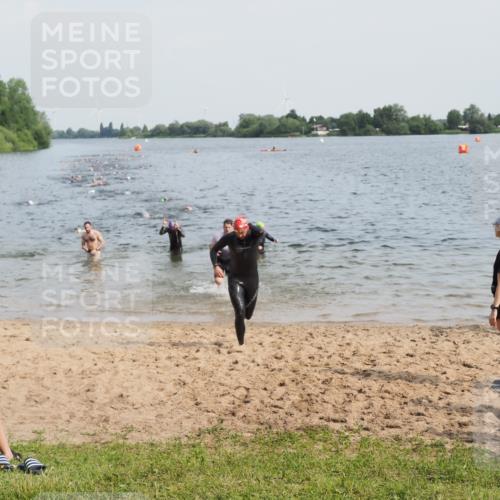 21.06.2025 - 27. Vierlanden-Triathlon MichiJ http://msf.ph/oto/7991431 15.06.2026 09:54:14 Schwimmen 267, 302, 337, 342, 356 meine-sportfotos.de