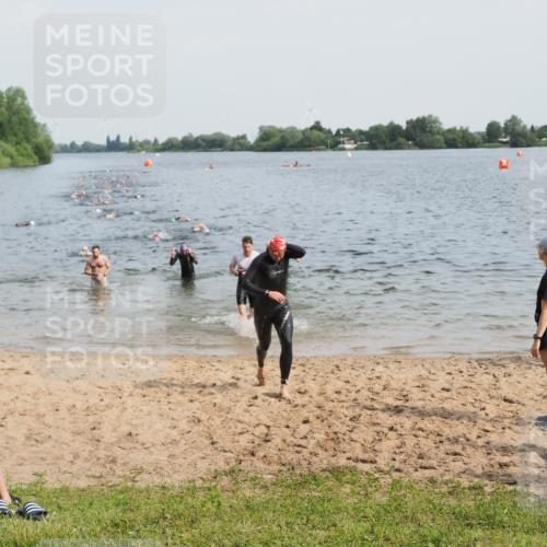 21.06.2025 - 27. Vierlanden-Triathlon MichiJ http://msf.ph/oto/7991446 15.06.2026 09:54:14 Schwimmen 267, 302, 337, 342, 356 meine-sportfotos.de