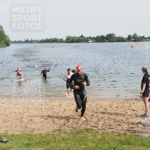 21.06.2025 - 27. Vierlanden-Triathlon MichiJ http://msf.ph/oto/7991457 15.06.2026 09:54:15 Schwimmen 302, 337, 342, 356 meine-sportfotos.de