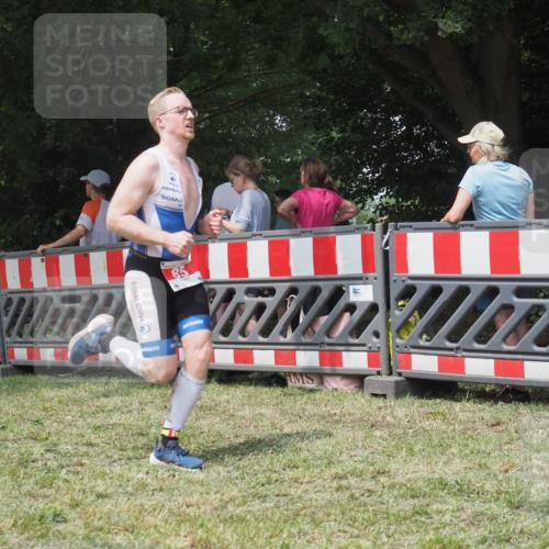 21.06.2025 - 27. Vierlanden-Triathlon KatJ http://msf.ph/oto/7991466 15.06.2025 12:33:33 Laufen  meine-sportfotos.de