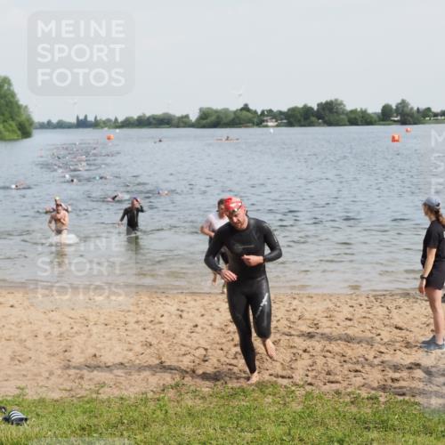 21.06.2025 - 27. Vierlanden-Triathlon MichiJ http://msf.ph/oto/7991479 15.06.2026 09:54:15 Schwimmen 302, 337, 342, 356 meine-sportfotos.de