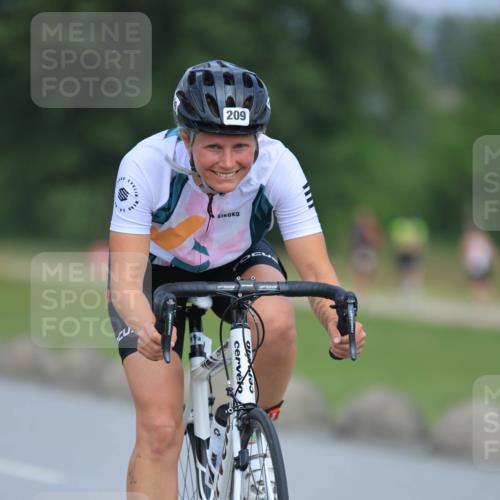21.06.2025 - 27. Vierlanden-Triathlon H.Heesch http://msf.ph/oto/7991498 15.06.2025 11:56:56 Radfahren 209, 729, 766 meine-sportfotos.de