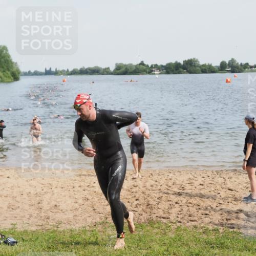 21.06.2025 - 27. Vierlanden-Triathlon MichiJ http://msf.ph/oto/7991500 15.06.2026 09:54:16 Schwimmen 255, 261, 302, 337, 342, 356 meine-sportfotos.de