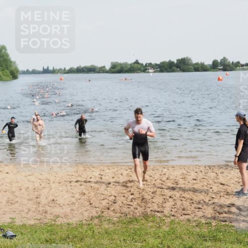 21.06.2025 - 27. Vierlanden-Triathlon MichiJ http://msf.ph/oto/7991526 15.06.2026 09:54:17 Schwimmen 253, 255, 261, 302, 337, 342, 356 meine-sportfotos.de