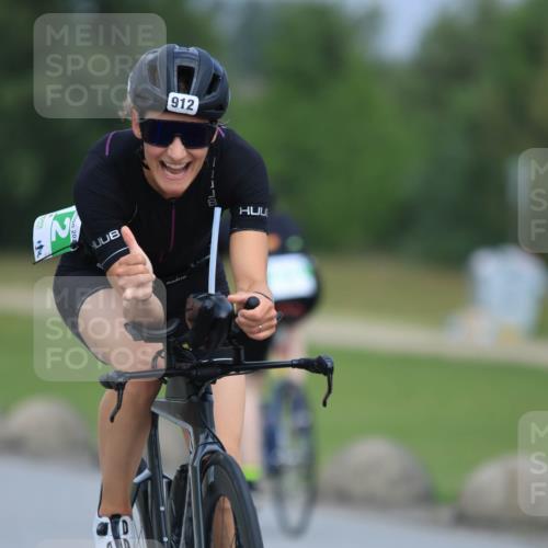 21.06.2025 - 27. Vierlanden-Triathlon H.Heesch http://msf.ph/oto/7991565 15.06.2025 11:57:10 Radfahren 653, 750, 912 meine-sportfotos.de