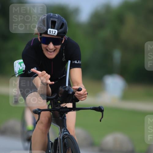 21.06.2025 - 27. Vierlanden-Triathlon H.Heesch http://msf.ph/oto/7991572 15.06.2025 11:57:10 Radfahren 653, 750, 912 meine-sportfotos.de