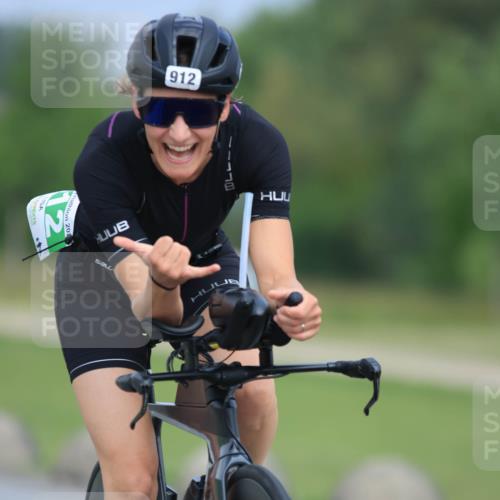 21.06.2025 - 27. Vierlanden-Triathlon H.Heesch http://msf.ph/oto/7991580 15.06.2025 11:57:10 Radfahren 653, 750, 912 meine-sportfotos.de