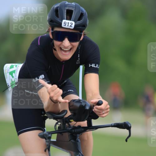 21.06.2025 - 27. Vierlanden-Triathlon H.Heesch http://msf.ph/oto/7991590 15.06.2025 11:57:10 Radfahren 653, 750, 912 meine-sportfotos.de