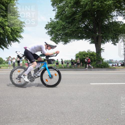 15.06.2025 - 7 Türme Triathlon Yannick Fuchs http://msf.ph/oto/7991592 15.06.2025 13:24:30 Radfahren 215, 397, 543, 640, 930, 1072, 1182 meine-sportfotos.de