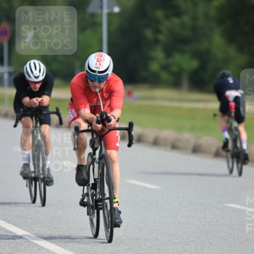 15.06.2025 - 27. Vierlanden-Triathlon H.Heesch http://msf.ph/oto/7991594 15.06.2025 10:00:36 Radfahren 3, 65, 106, 127, 160 meine-sportfotos.de