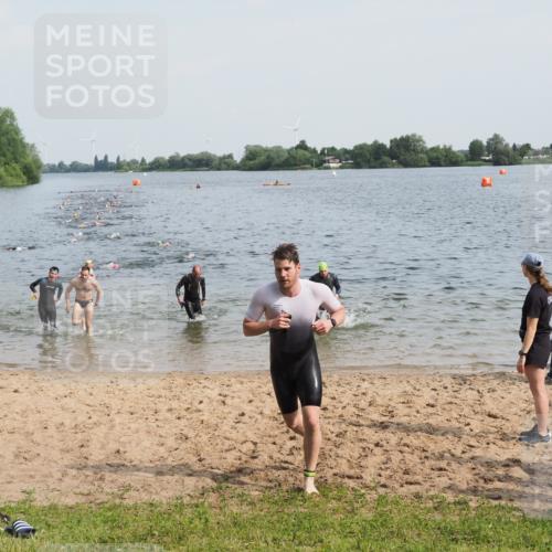 21.06.2025 - 27. Vierlanden-Triathlon MichiJ http://msf.ph/oto/7991595 15.06.2026 09:54:18 Schwimmen 253, 255, 261, 302, 337, 342, 356 meine-sportfotos.de