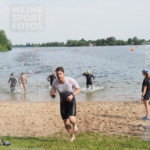 21.06.2025 - 27. Vierlanden-Triathlon MichiJ http://msf.ph/oto/7991597 15.06.2026 09:54:19 Schwimmen 253, 255, 261, 302, 337, 342, 356 meine-sportfotos.de