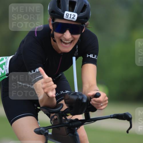21.06.2025 - 27. Vierlanden-Triathlon H.Heesch http://msf.ph/oto/7991599 15.06.2025 11:57:10 Radfahren 653, 750, 912 meine-sportfotos.de
