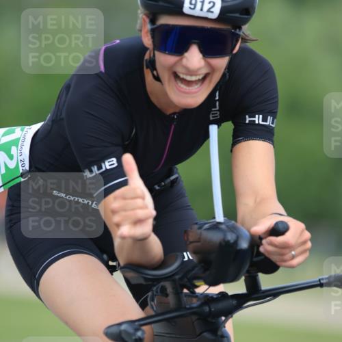 21.06.2025 - 27. Vierlanden-Triathlon H.Heesch http://msf.ph/oto/7991610 15.06.2025 11:57:10 Radfahren 653, 750, 912 meine-sportfotos.de