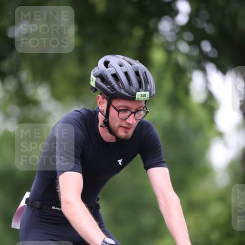 15.06.2025 - 7 Türme Triathlon Yannick Fuchs http://msf.ph/oto/7991628 15.06.2025 11:58:25 Radfahren 258, 276 meine-sportfotos.de